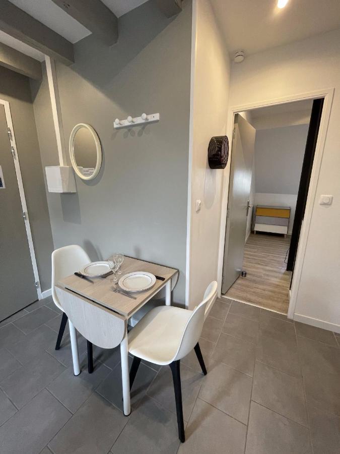 Le Mansard, atypique, gare et tramway 4min à pied Apartamento Exterior foto